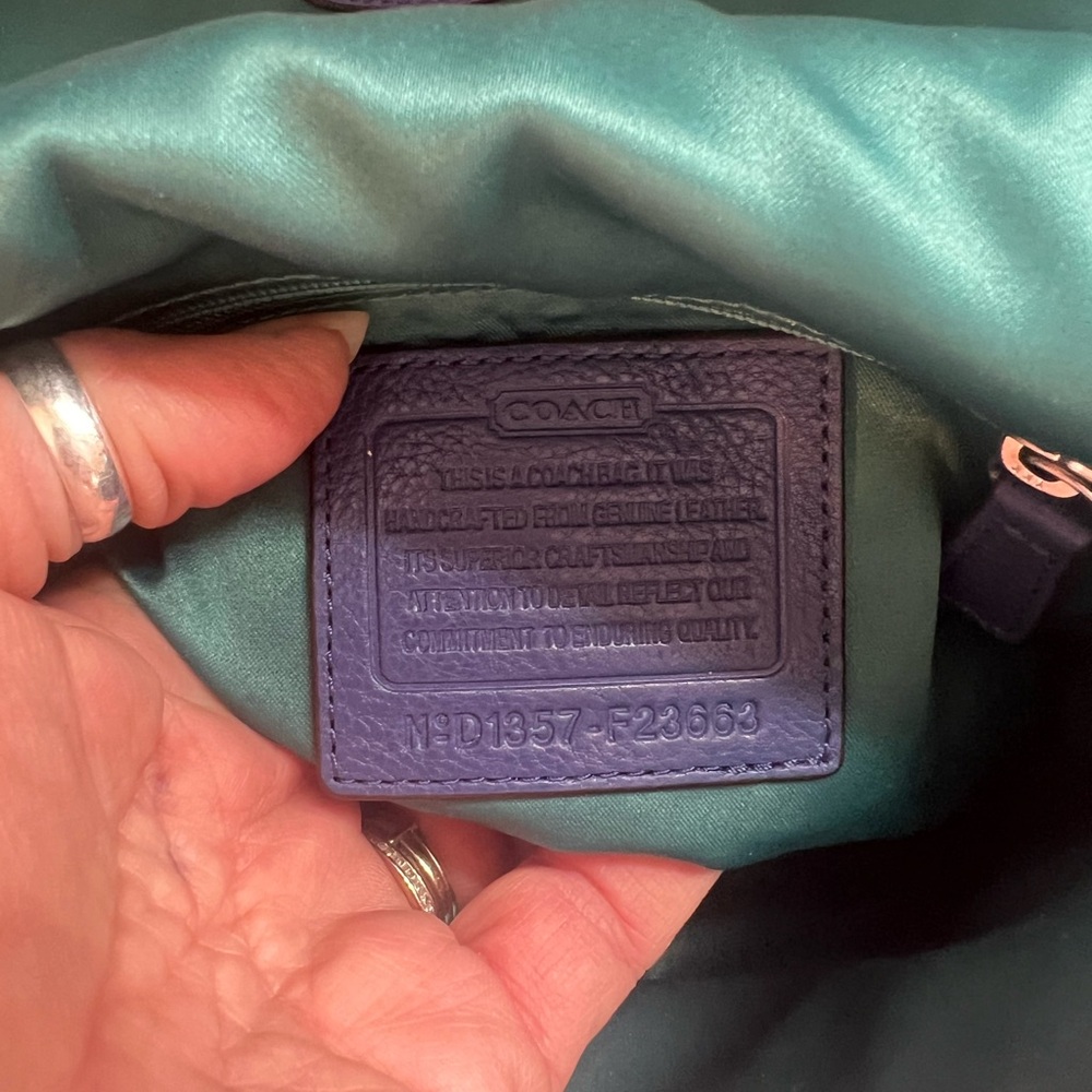 Coach Pebbled Leather Crossbody Bag in Navy with Teal Tag - Picture 4 of 10